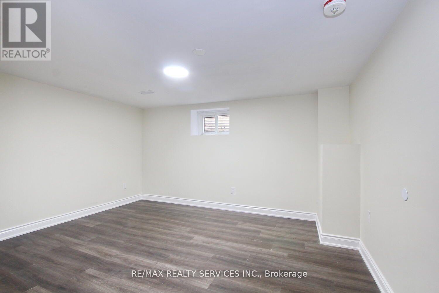 32 SANFORD CRESCENT, Brampton (Northwood Park), Ontario, L6X2C3 — Photo 6