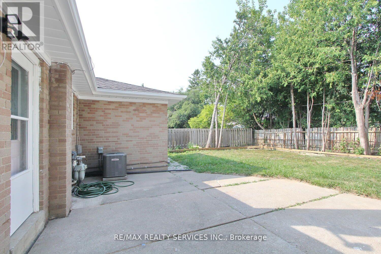 32 SANFORD CRESCENT, Brampton (Northwood Park), Ontario, L6X2C3 — Photo 8