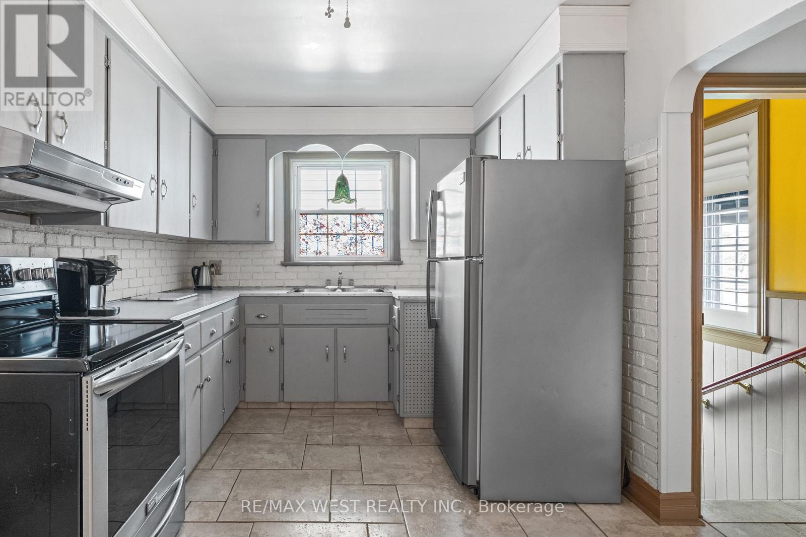 5533 ONTARIO AVENUE, Niagara Falls (Downtown), Ontario, L2E3S4 — Photo 8