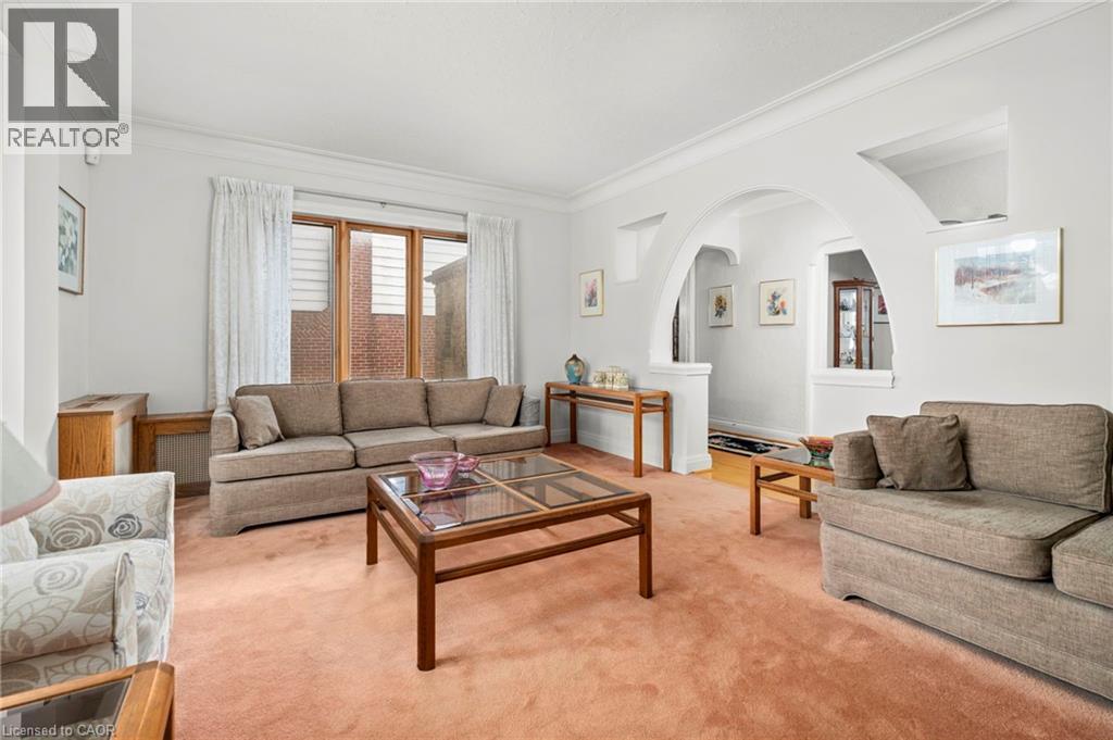 10 LANDOUR Avenue, York, Ontario, M6M4J4 — Photo 7