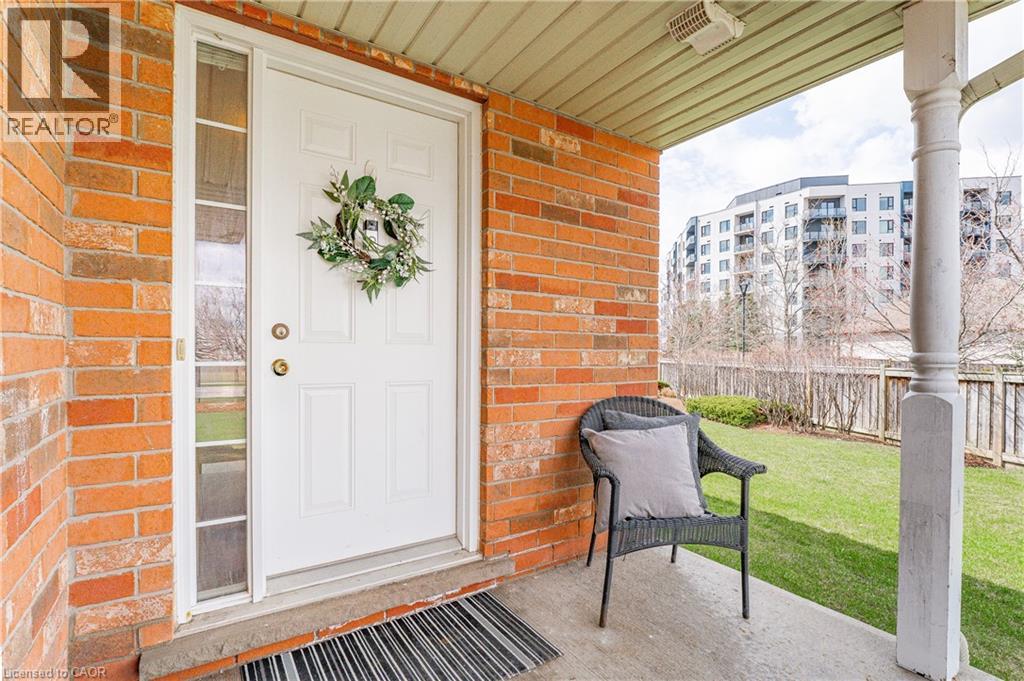 30 FALLOWFIELD Drive, Kitchener, Ontario, N2C0A8 — Photo 4