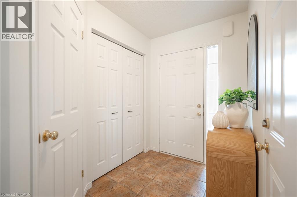 30 FALLOWFIELD Drive, Kitchener, Ontario, N2C0A8 — Photo 5