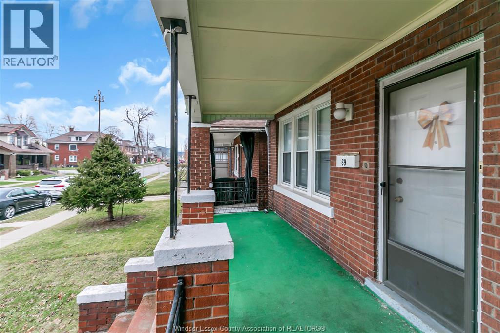 69 SHEPHERD, Windsor, Ontario, N8X2K1 — Photo 3