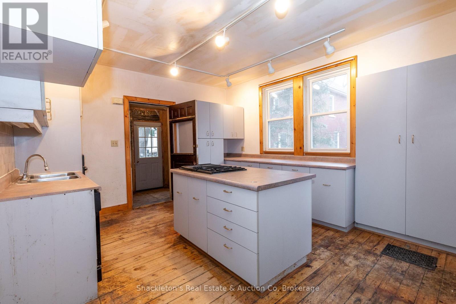 148 REBECCA STREET, Stratford, Ontario, N5A3P3 — Photo 4