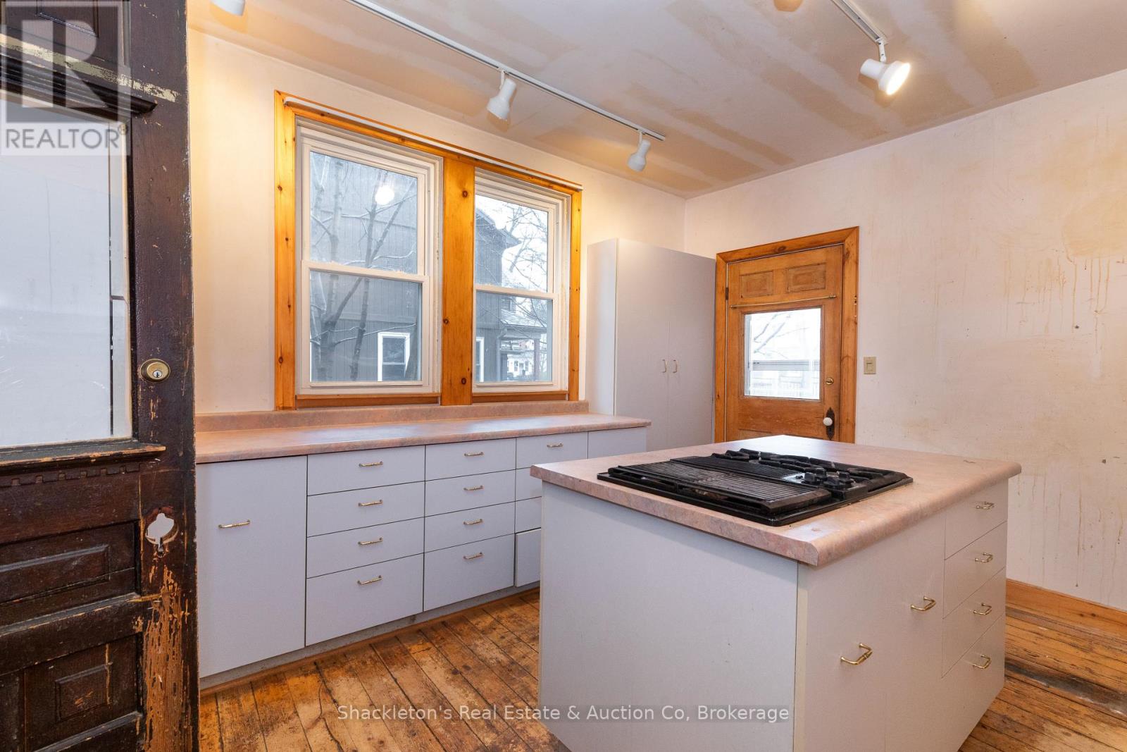 148 REBECCA STREET, Stratford, Ontario, N5A3P3 — Photo 6