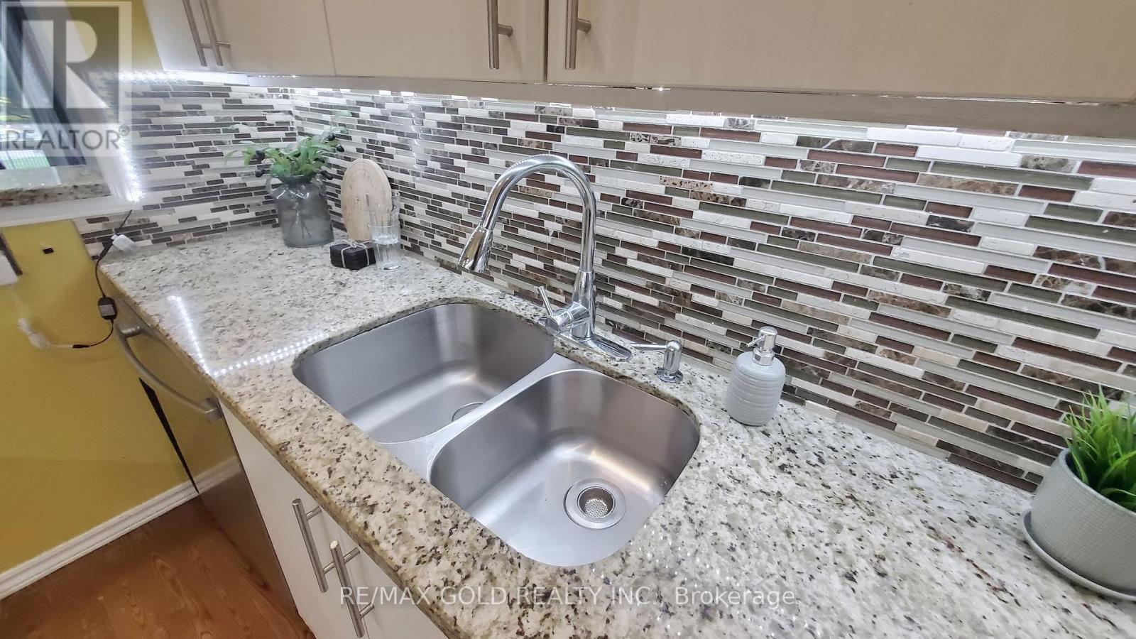 18 - 18 CARLETON PLACE, Brampton (Bramalea West Industrial), Ontario, L6T3Z4 — Photo 37