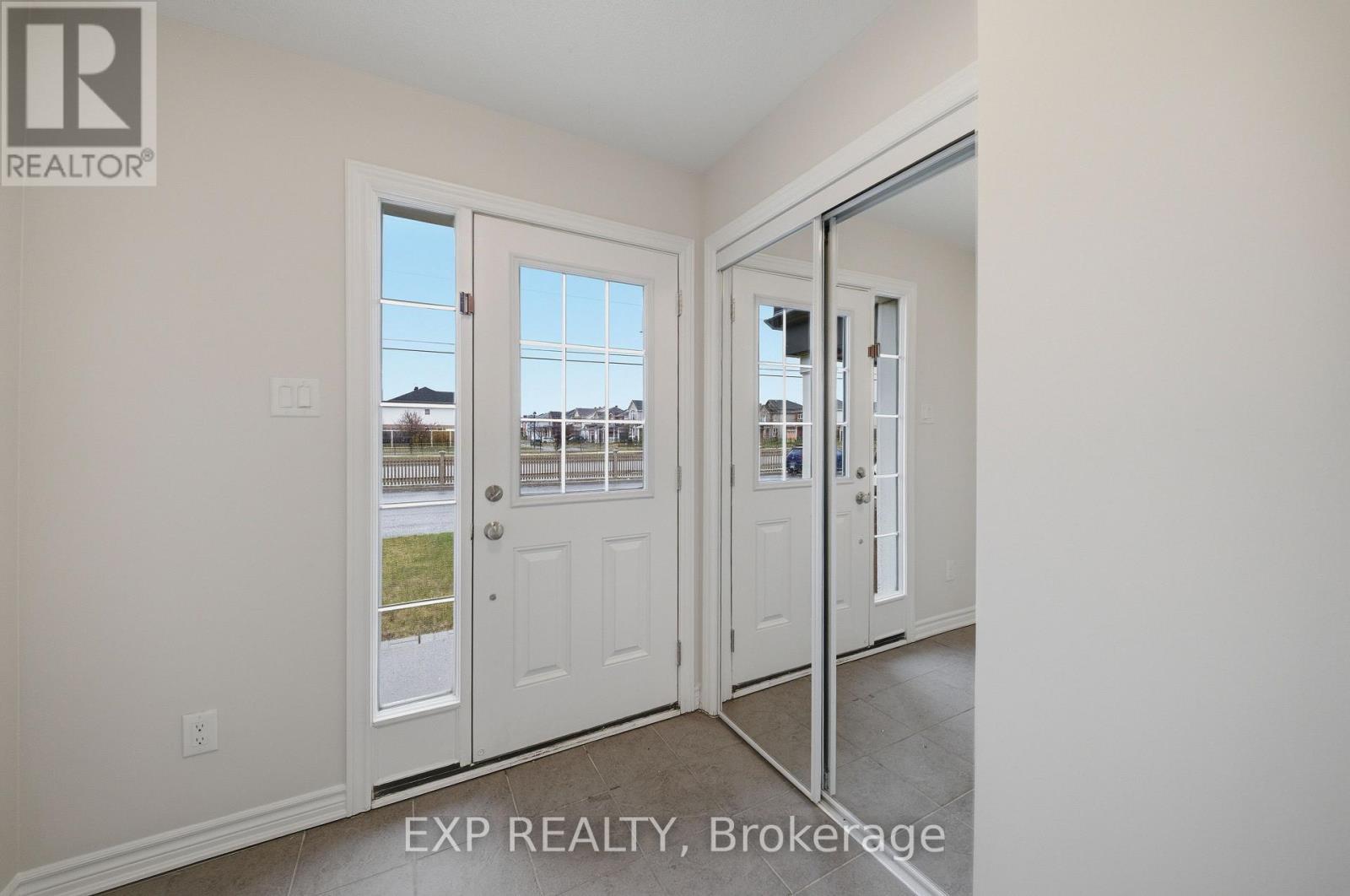 359 SWEETFERN CRESCENT, Ottawa, Ontario, K4A1A5 — Photo 2