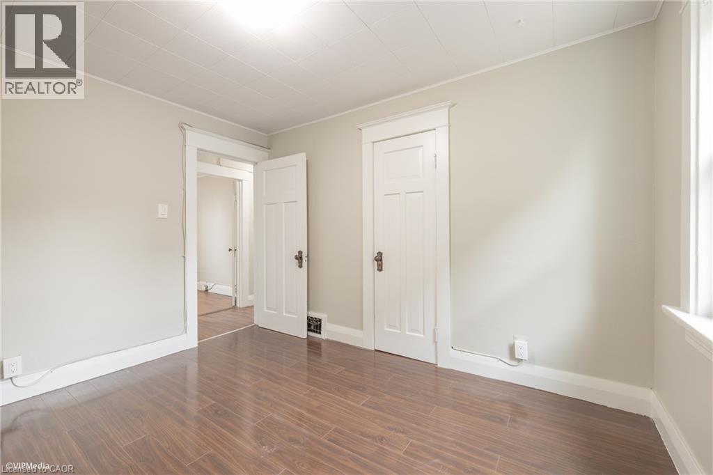 177 REGINA Street N, Waterloo, Ontario, N2J3B4 — Photo 11