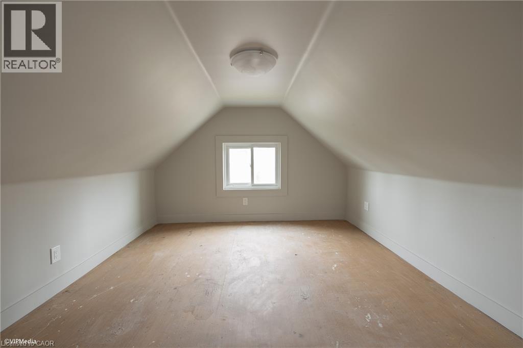 177 REGINA Street N, Waterloo, Ontario, N2J3B4 — Photo 12