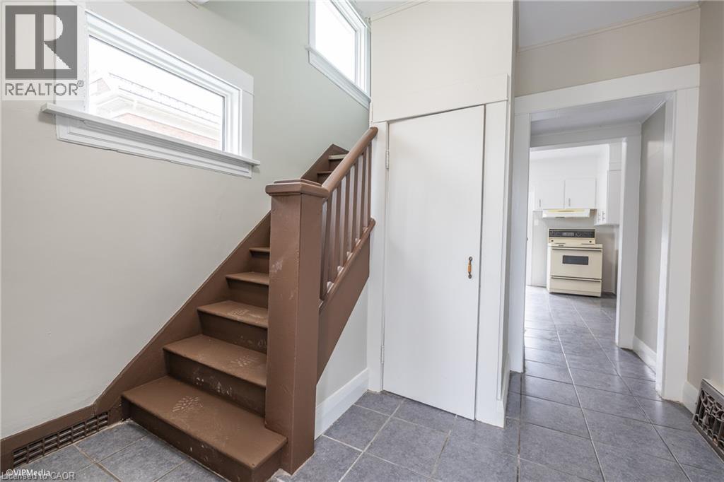 177 REGINA Street N, Waterloo, Ontario, N2J3B4 — Photo 18