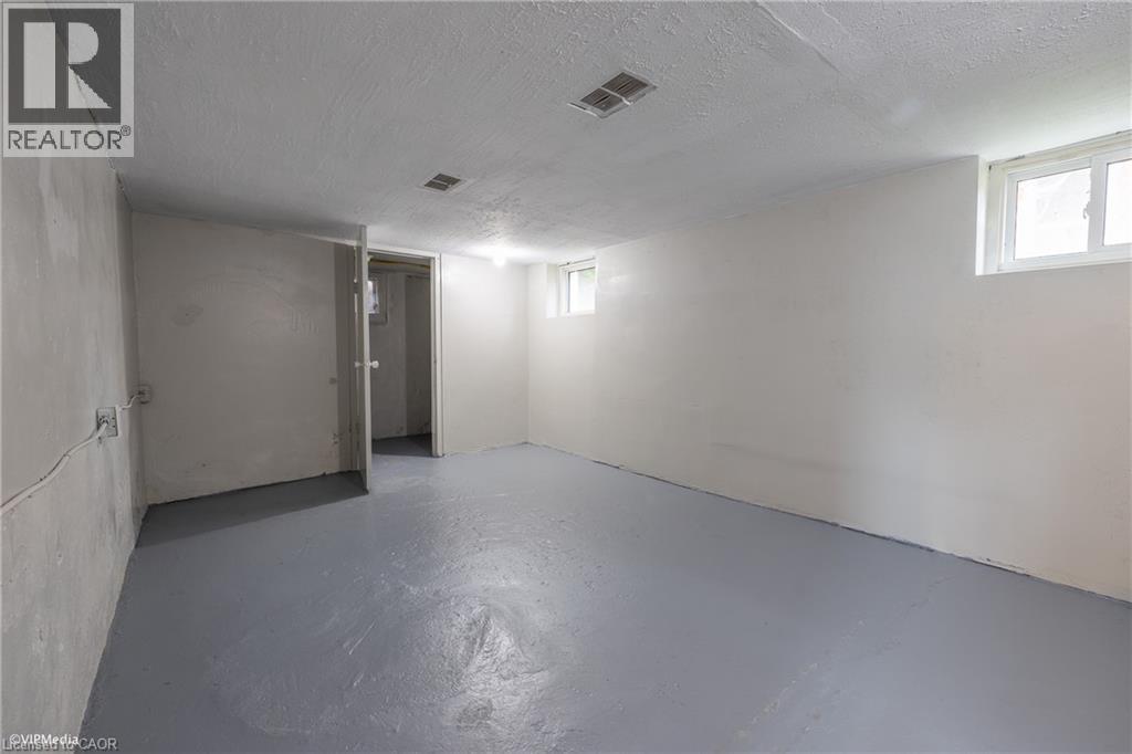 177 REGINA Street N, Waterloo, Ontario, N2J3B4 — Photo 20