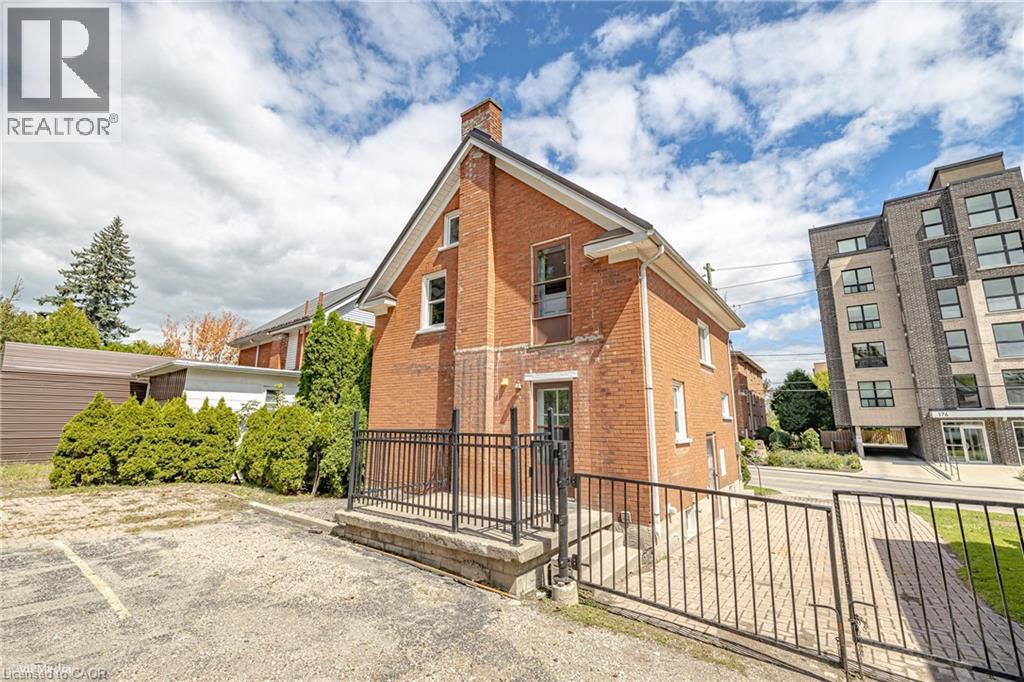 177 REGINA Street N, Waterloo, Ontario, N2J3B4 — Photo 21