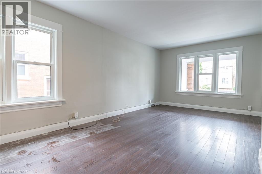 177 REGINA Street N, Waterloo, Ontario, N2J3B4 — Photo 5