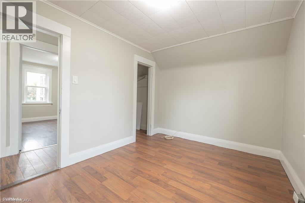 177 REGINA Street N, Waterloo, Ontario, N2J3B4 — Photo 7