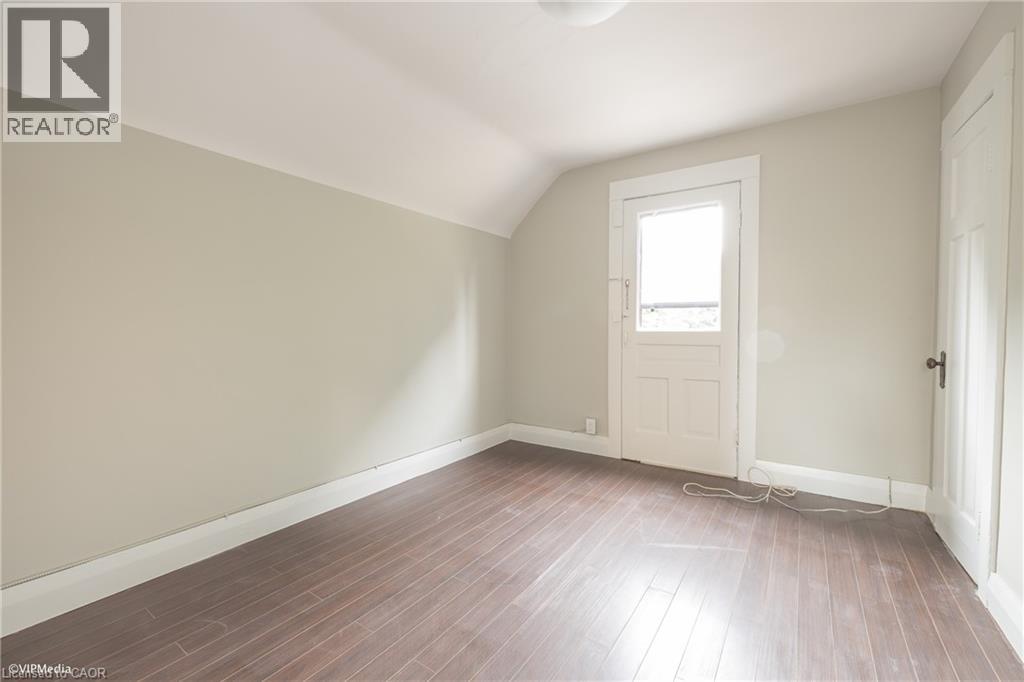 177 REGINA Street N, Waterloo, Ontario, N2J3B4 — Photo 8