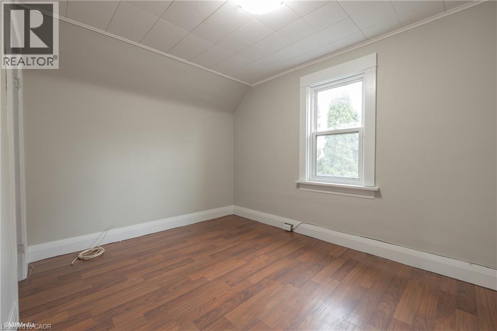 177 REGINA Street N, Waterloo, Ontario, N2J3B4 — Photo 9