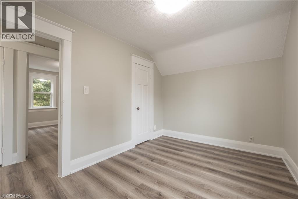 175 REGINA Street N, Waterloo, Ontario, N2J3B4 — Photo 13