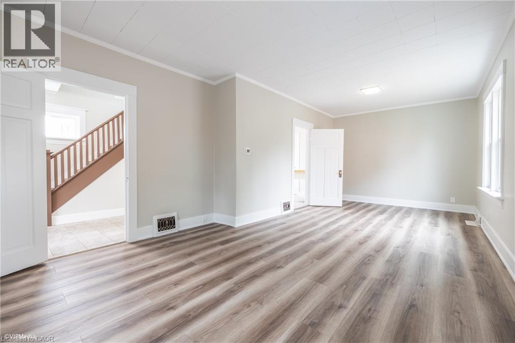 175 REGINA Street N, Waterloo, Ontario, N2J3B4 — Photo 18