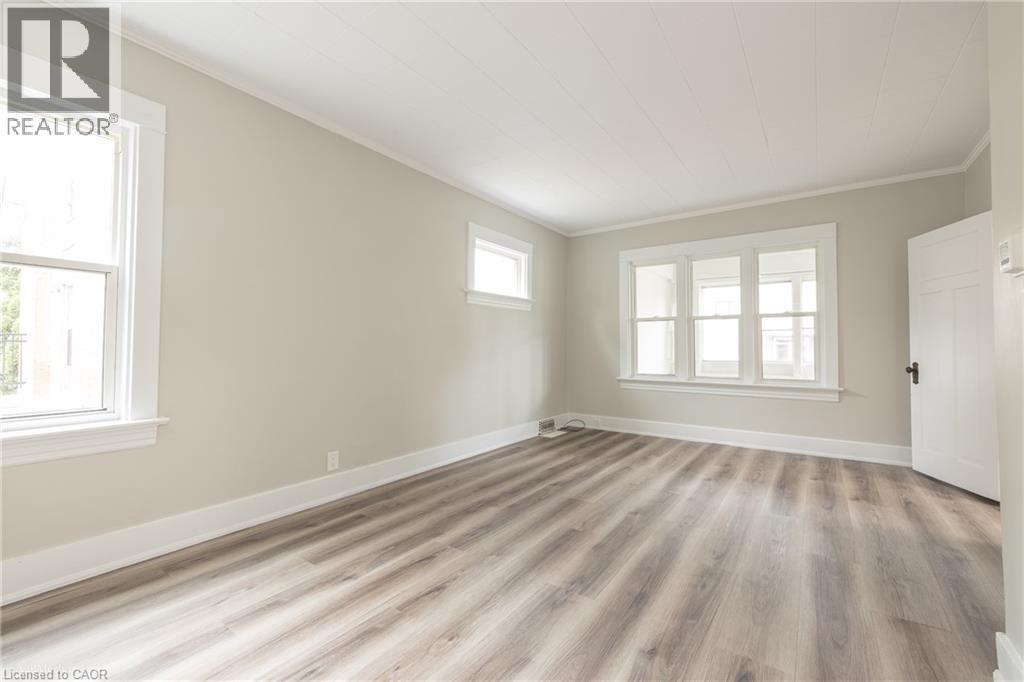 175 REGINA Street N, Waterloo, Ontario, N2J3B4 — Photo 19