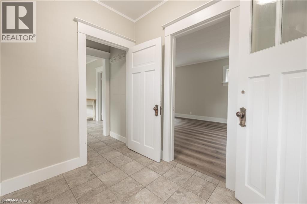 175 REGINA Street N, Waterloo, Ontario, N2J3B4 — Photo 23