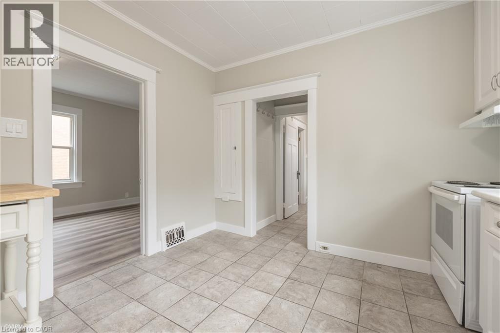 175 REGINA Street N, Waterloo, Ontario, N2J3B4 — Photo 5