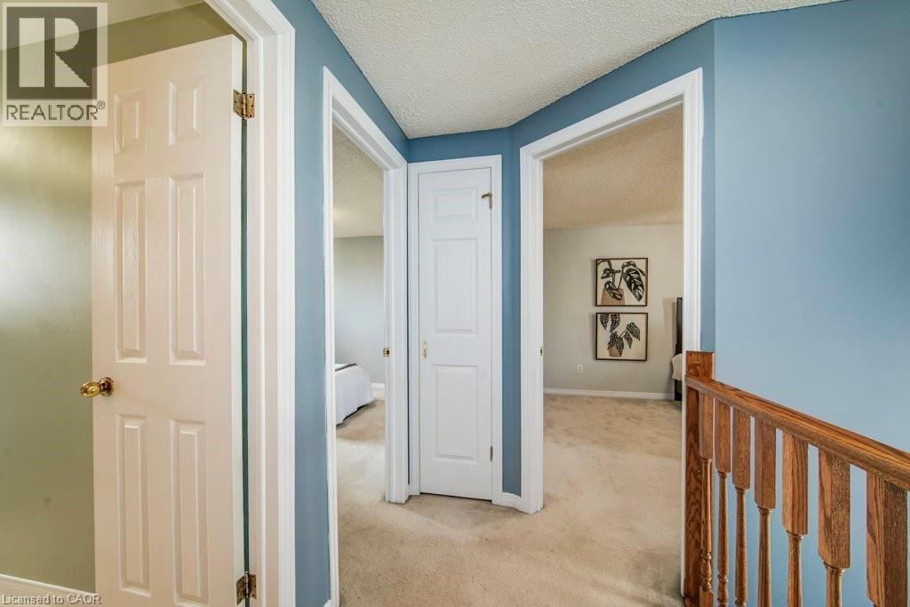 633 GRANGE Crescent, Waterloo, Ontario, N2T2L9 — Photo 10