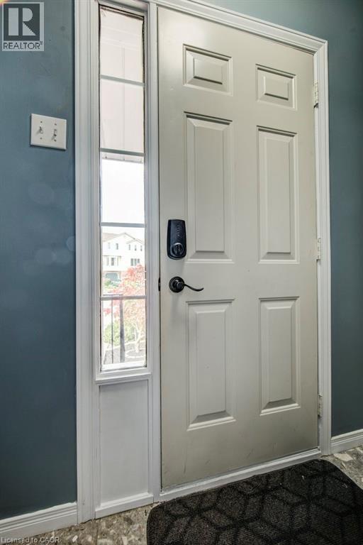 633 GRANGE Crescent, Waterloo, Ontario, N2T2L9 — Photo 2