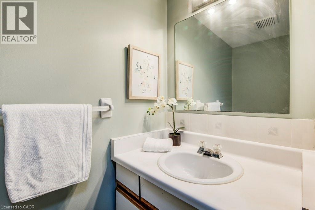 633 GRANGE Crescent, Waterloo, Ontario, N2T2L9 — Photo 30