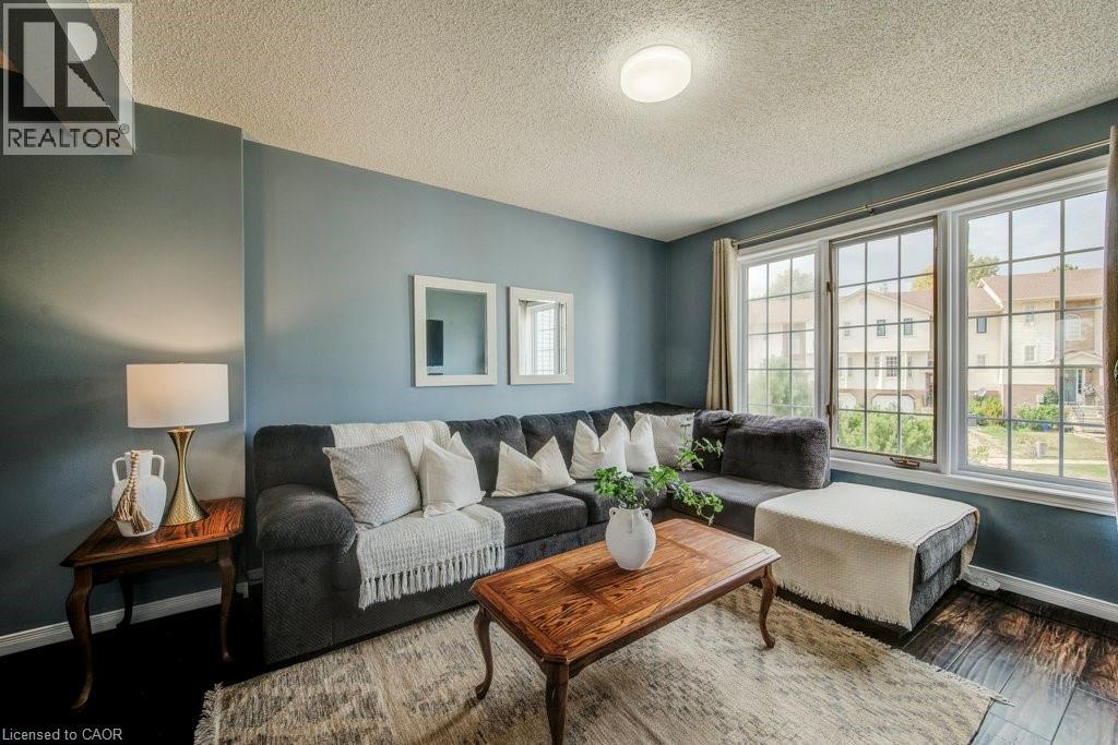 633 GRANGE Crescent, Waterloo, Ontario, N2T2L9 — Photo 9