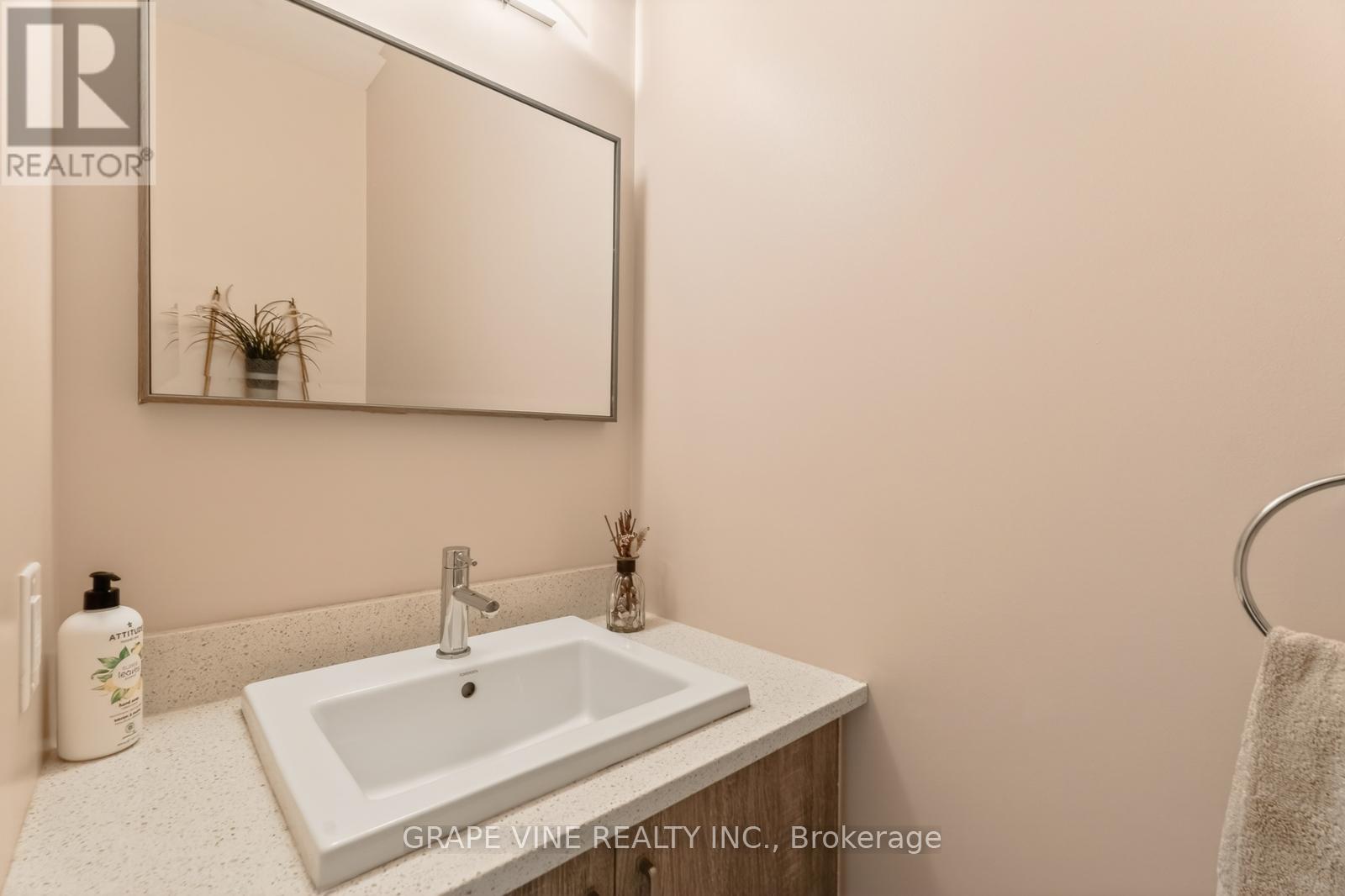 383 MEMORIAL GROVE, Ottawa, Ontario, K1X0C7 — Photo 5