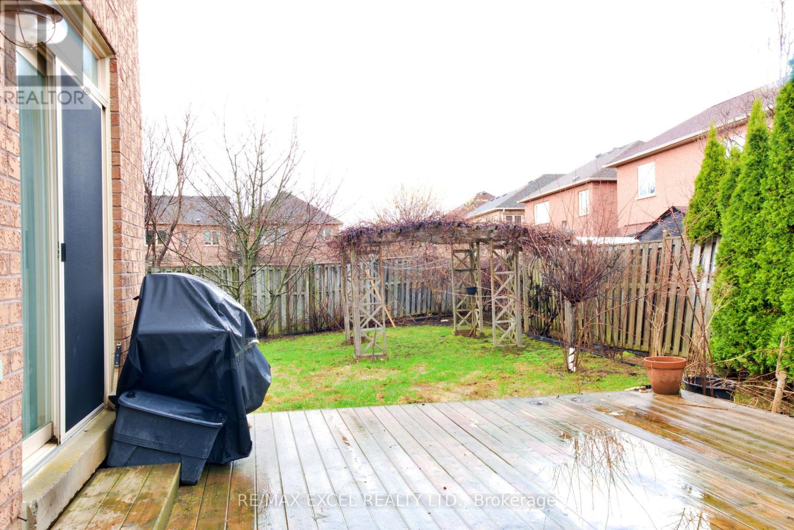 35 WALDRON CRESCENT, Richmond Hill (Oak Ridges), Ontario, L4E4A3 — Photo 4