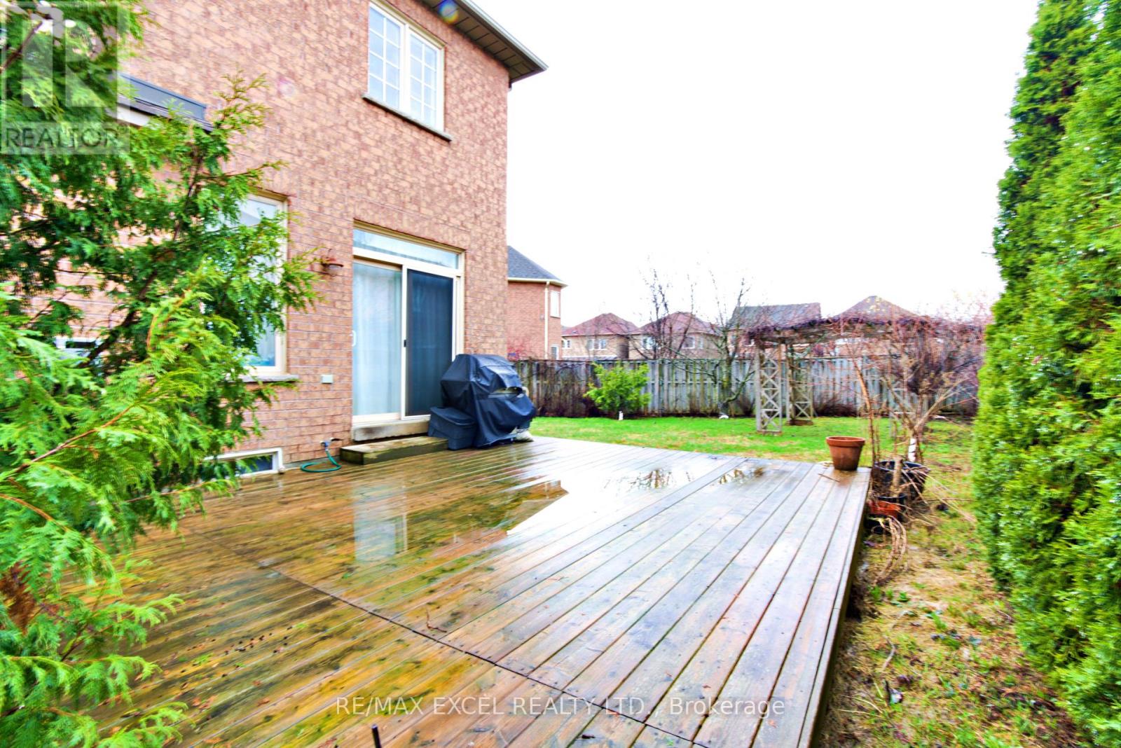 35 WALDRON CRESCENT, Richmond Hill (Oak Ridges), Ontario, L4E4A3 — Photo 6