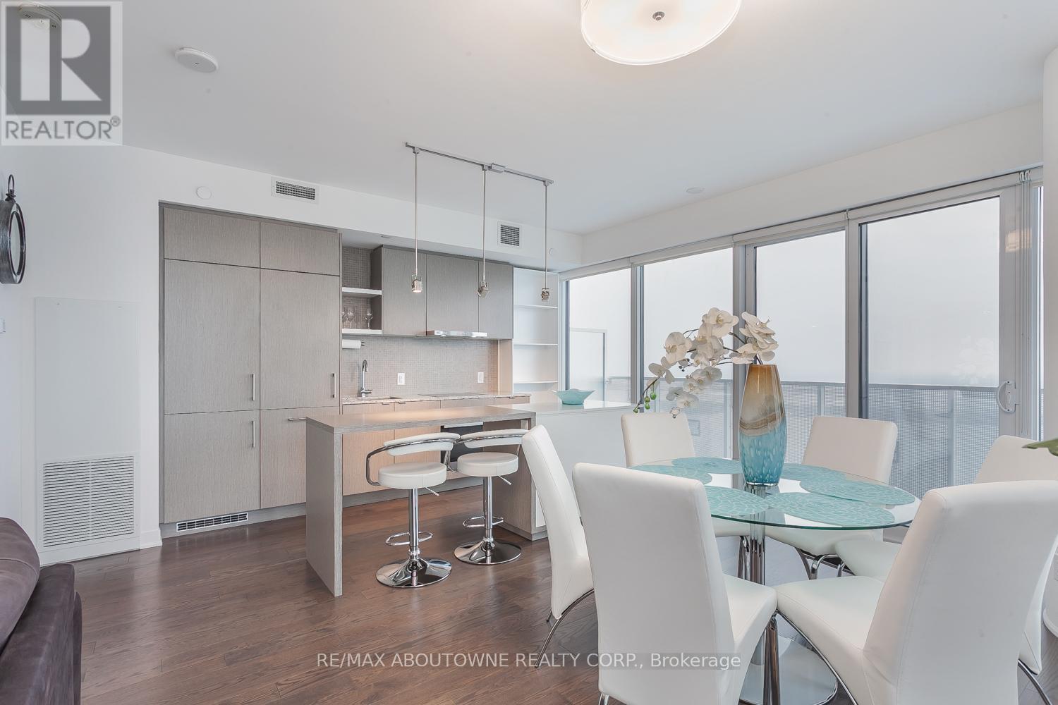 6410 - 88 HARBOUR STREET, Toronto (Waterfront Communities), Ontario, M5J1B7 — Photo 10