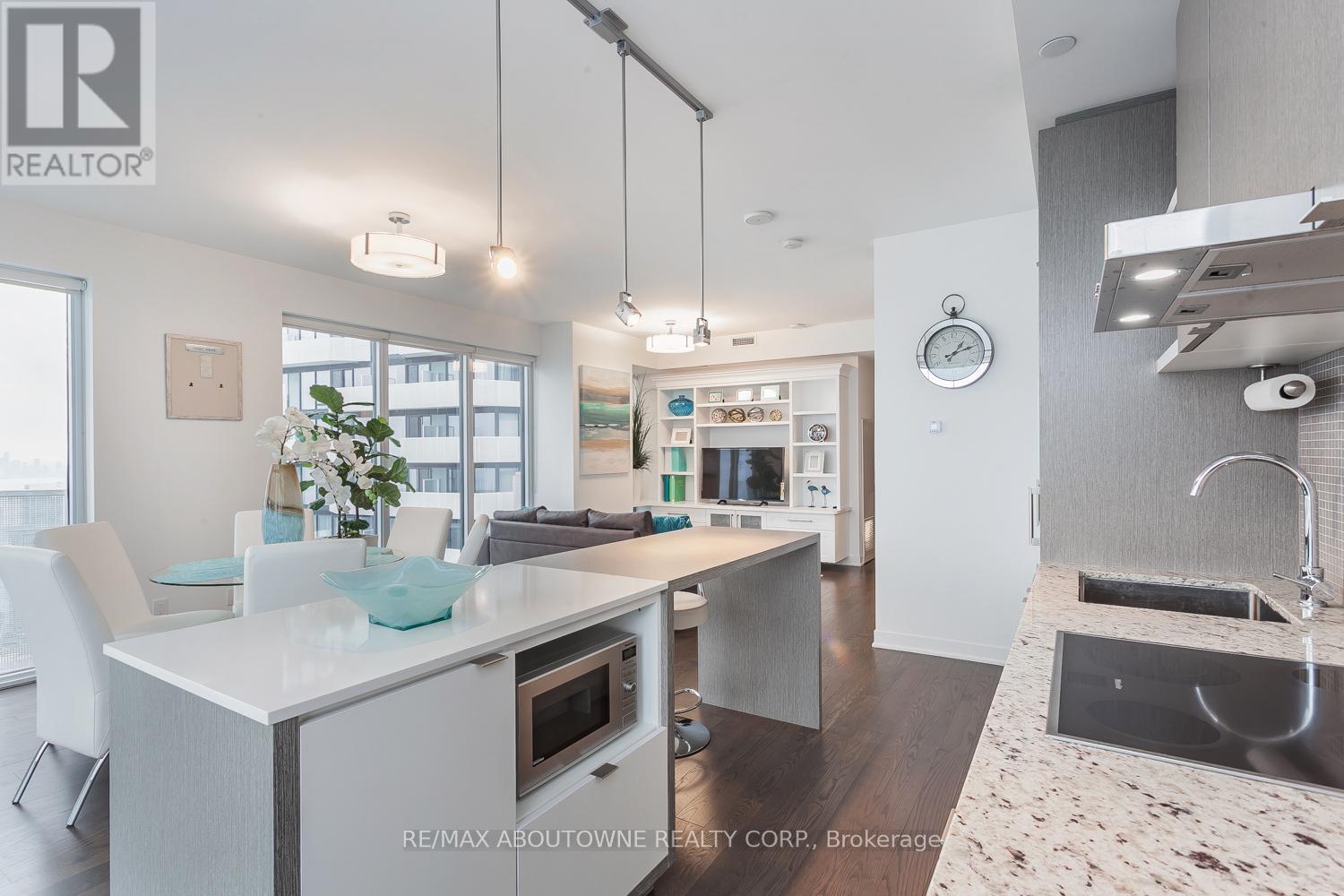 6410 - 88 HARBOUR STREET, Toronto (Waterfront Communities), Ontario, M5J1B7 — Photo 20