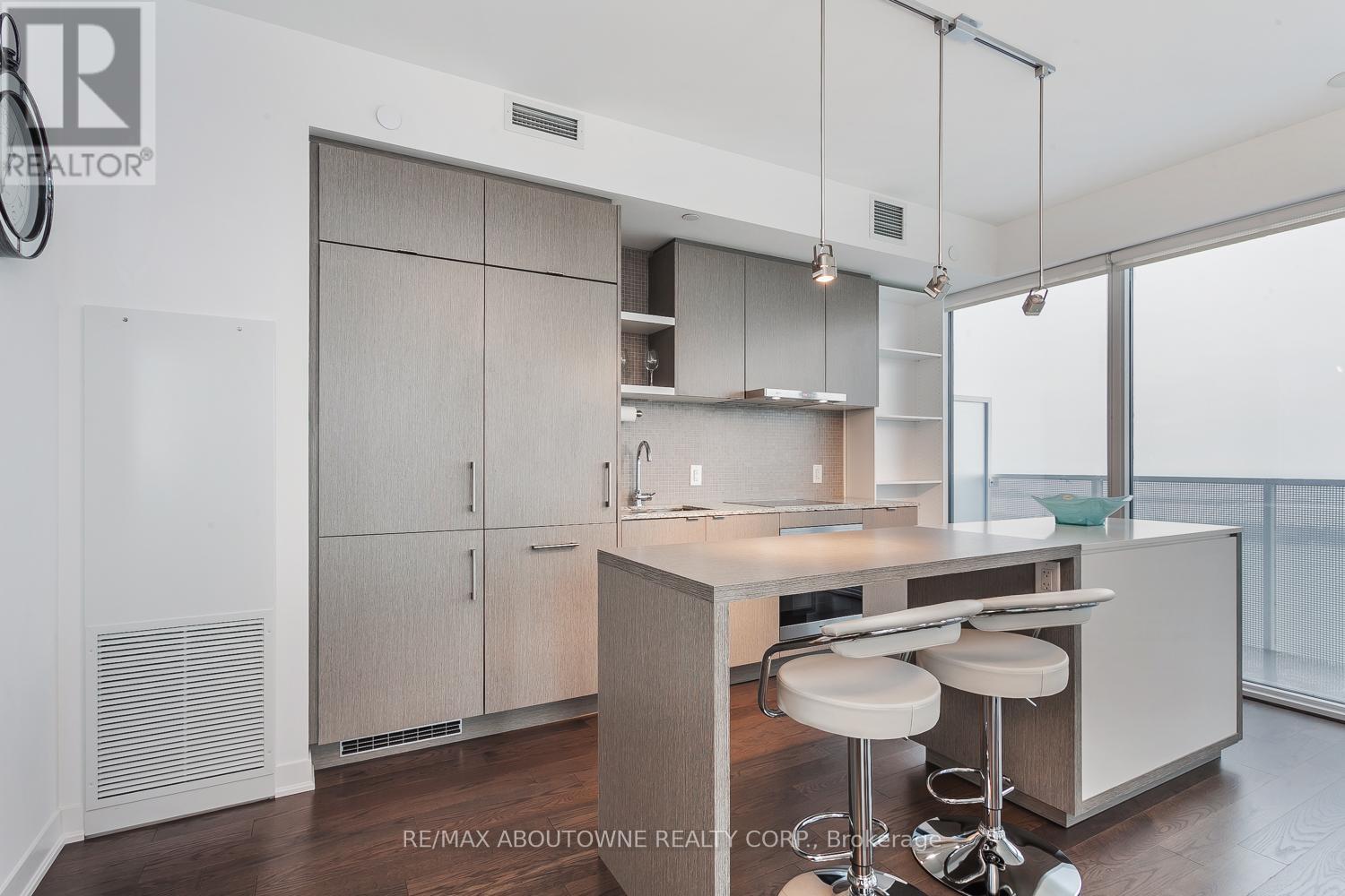 6410 - 88 HARBOUR STREET, Toronto (Waterfront Communities), Ontario, M5J1B7 — Photo 6