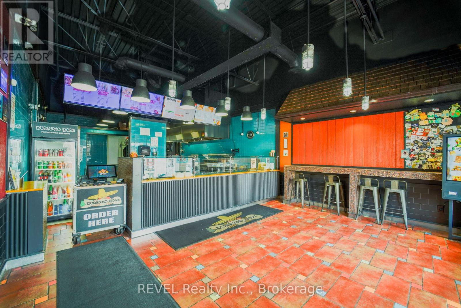 2 - 1435 PLAINS ROAD E, Burlington (Freeman), Ontario, L7R3P9 — Photo 3