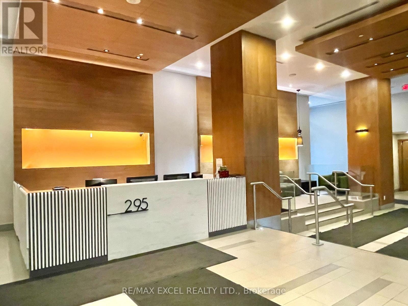 2704 - 295 ADELAIDE STREET W, Toronto (Waterfront Communities), Ontario, M5V0L4 — Photo 2