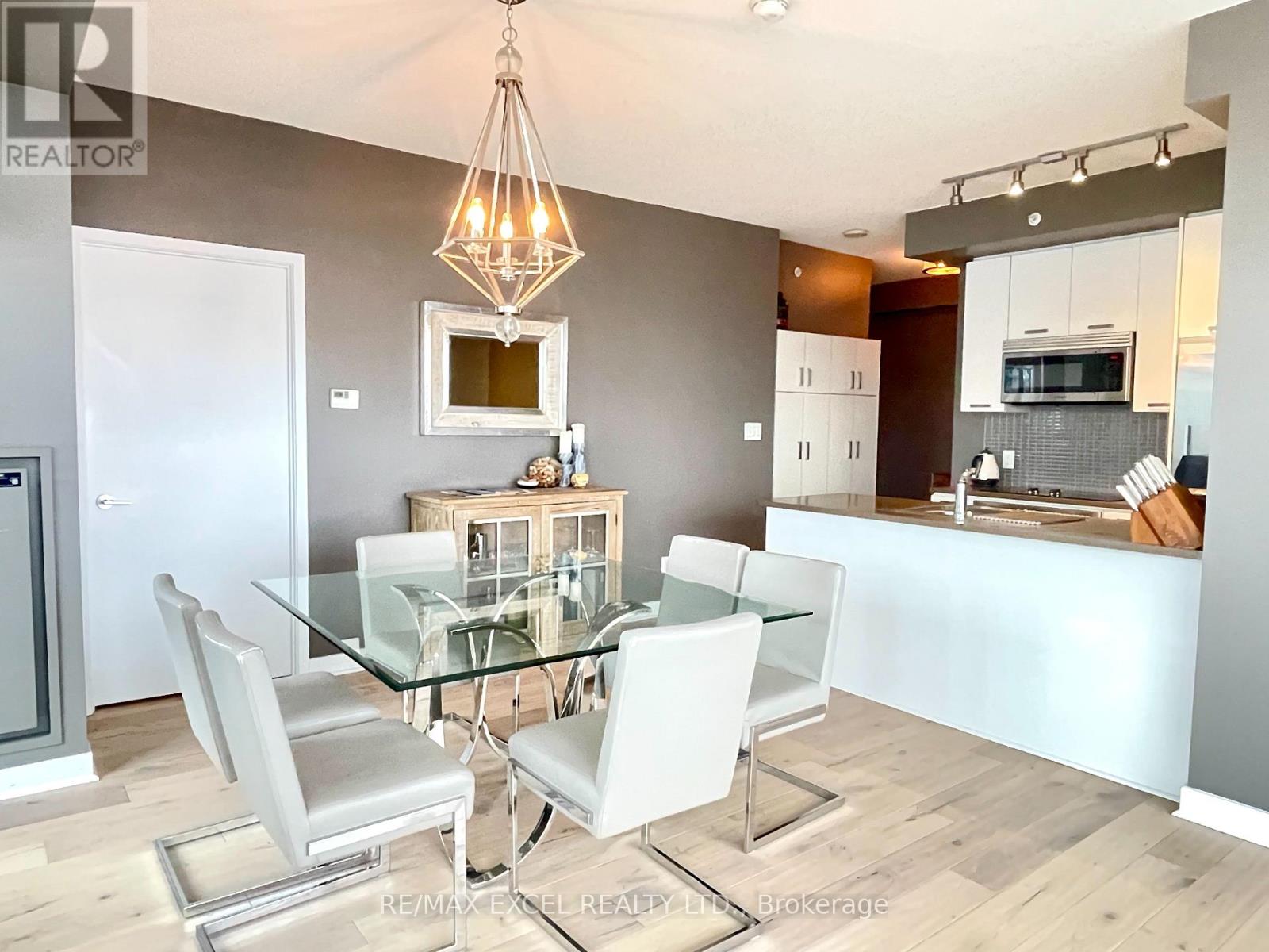 2704 - 295 ADELAIDE STREET W, Toronto (Waterfront Communities), Ontario, M5V0L4 — Photo 5