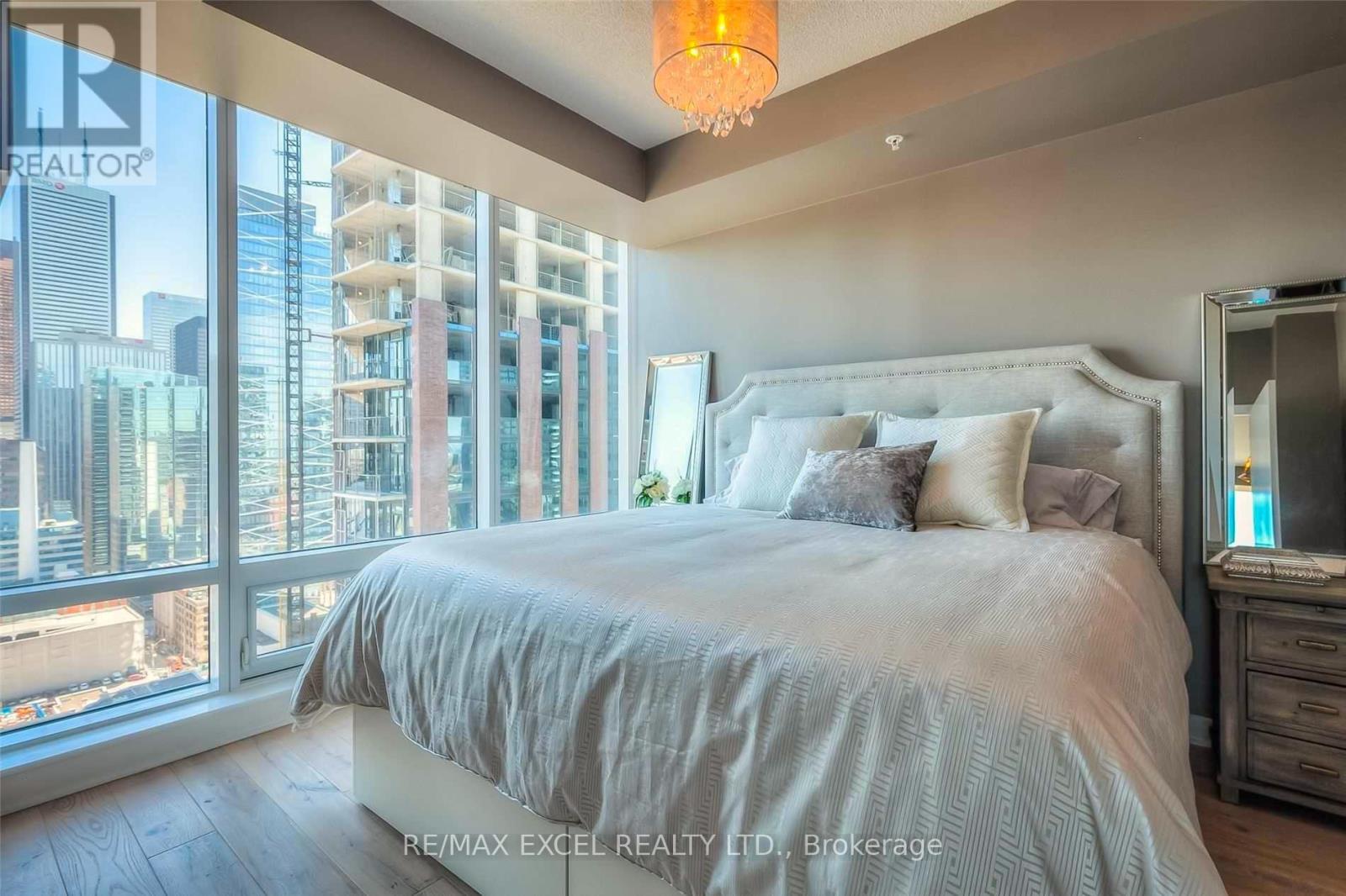 2704 - 295 ADELAIDE STREET W, Toronto (Waterfront Communities), Ontario, M5V0L4 — Photo 9