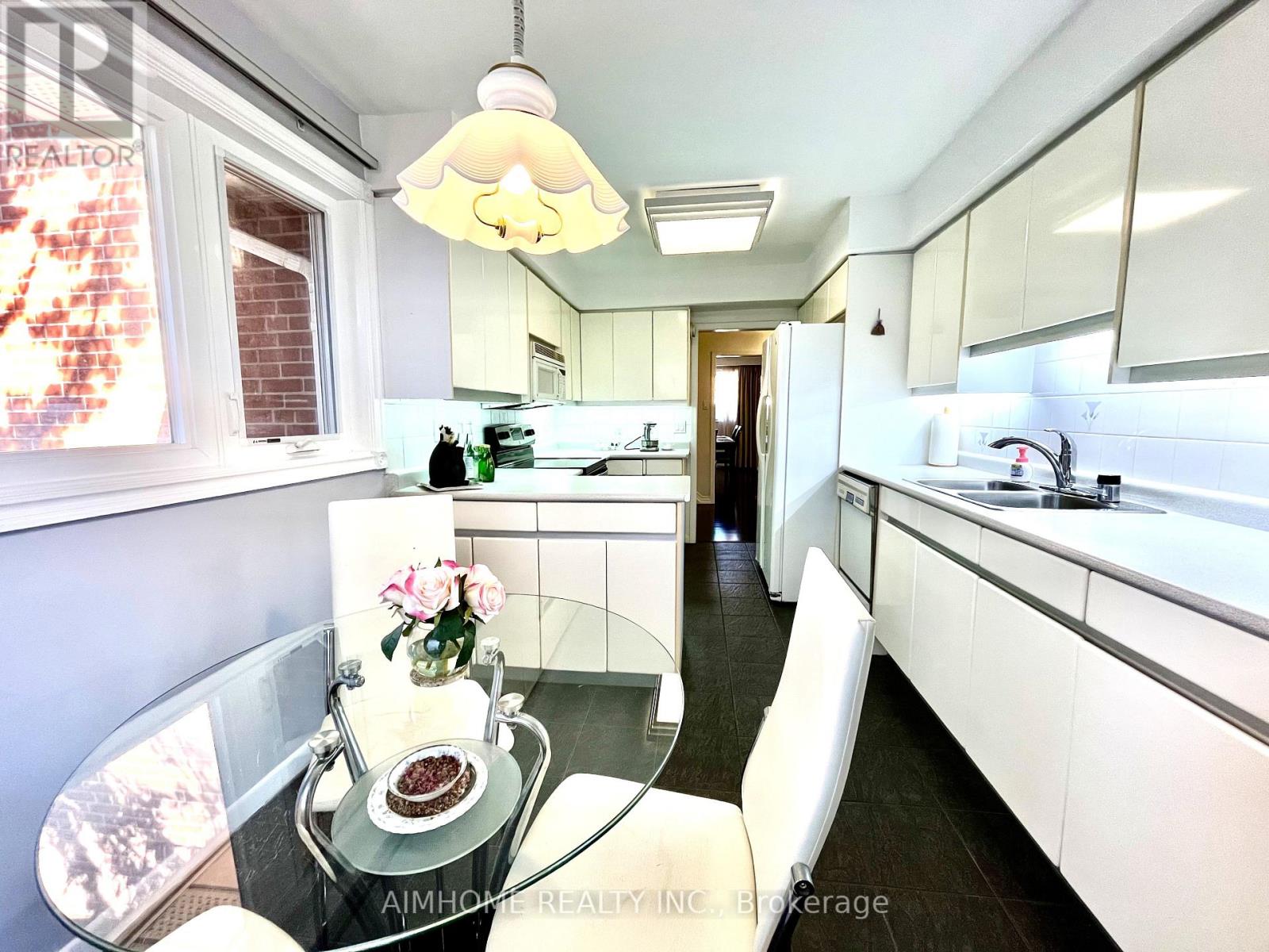 68 SAWLEY DRIVE, Toronto (Bayview Woods-Steeles), Ontario, M2K2J5 — Photo 9
