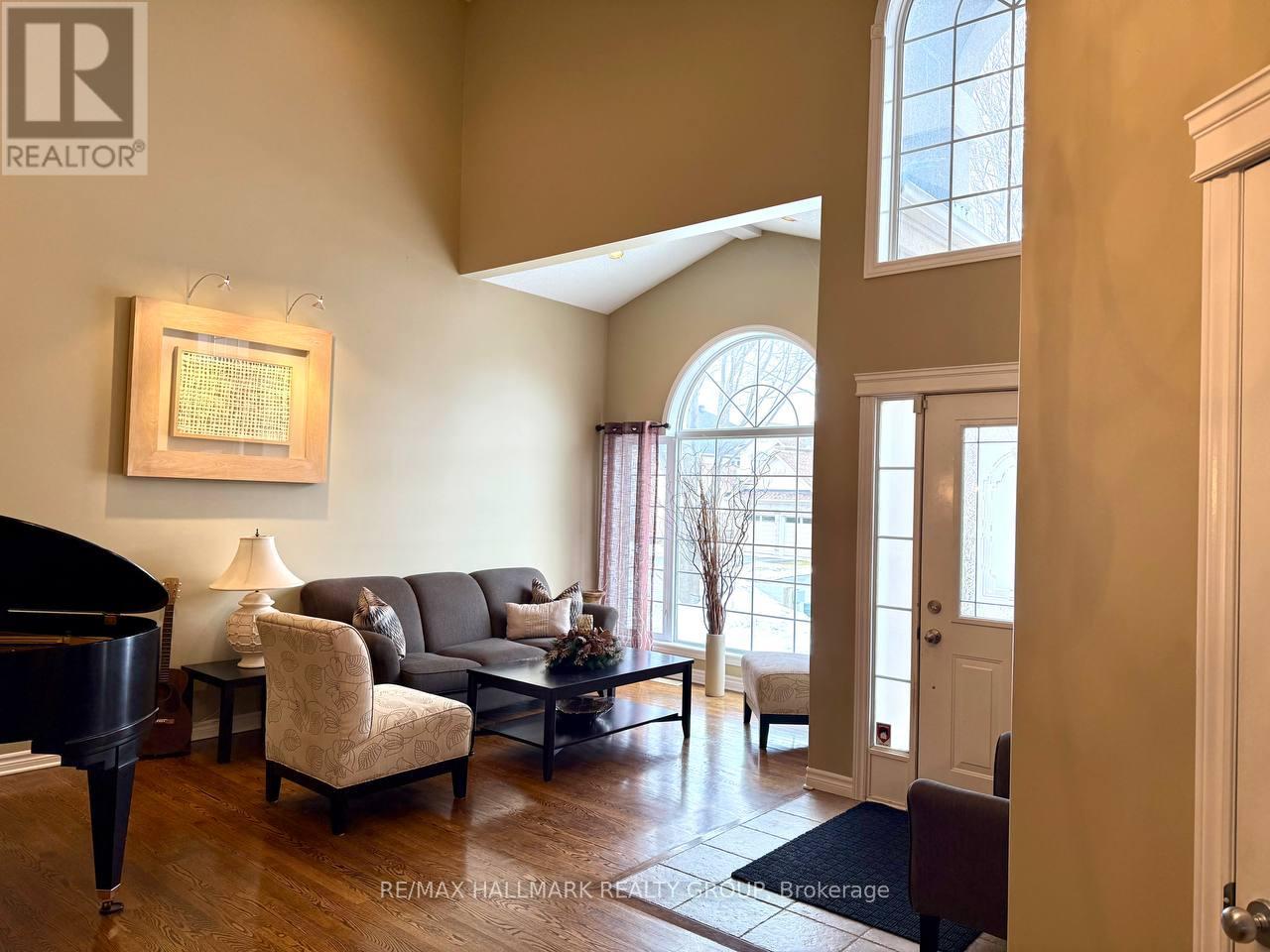 9 BLACKSHIRE CIRCLE, Ottawa, Ontario, K2J5L8 — Photo 2