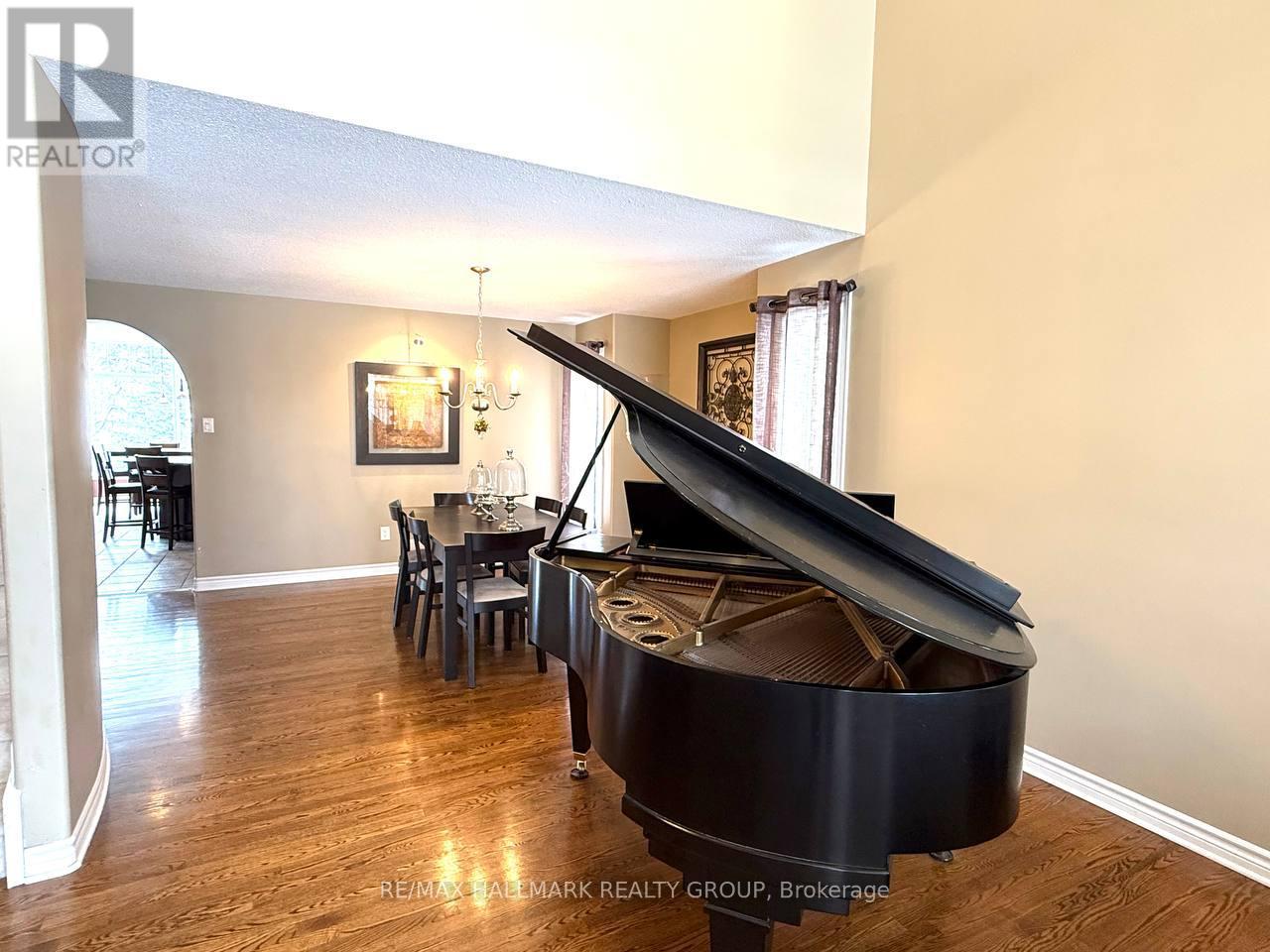 9 BLACKSHIRE CIRCLE, Ottawa, Ontario, K2J5L8 — Photo 4