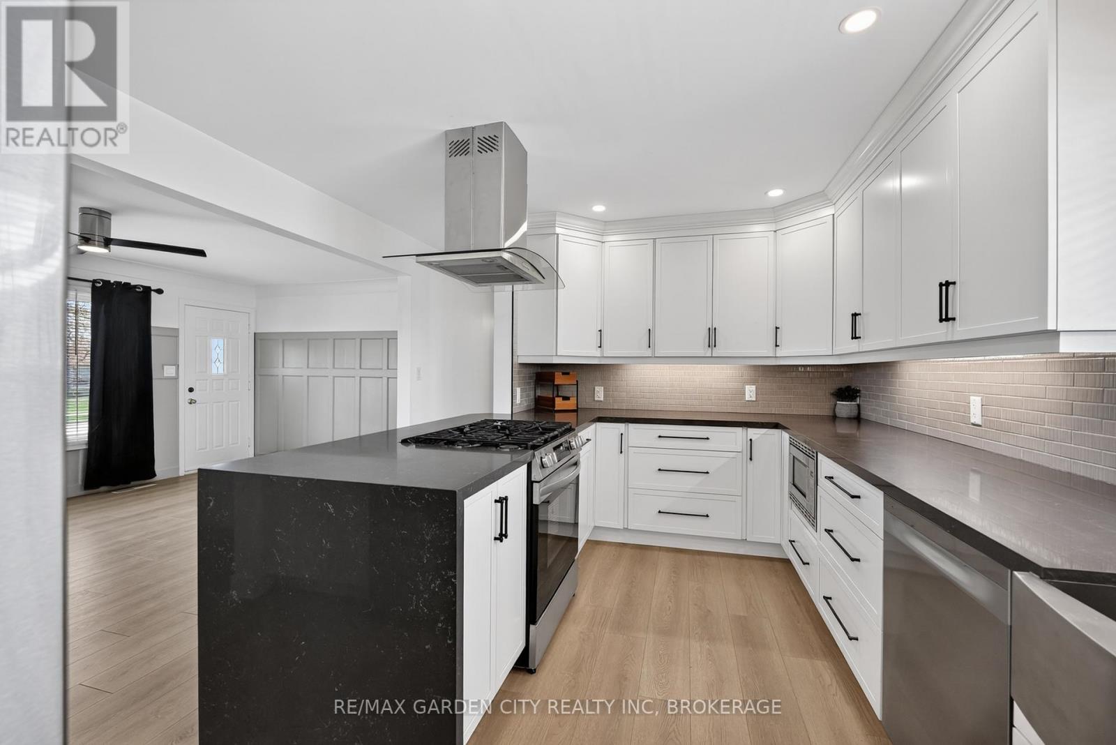 77 BALMORAL AVENUE, Welland (Lincoln/Crowland), Ontario, L3B1S5 — Photo 9