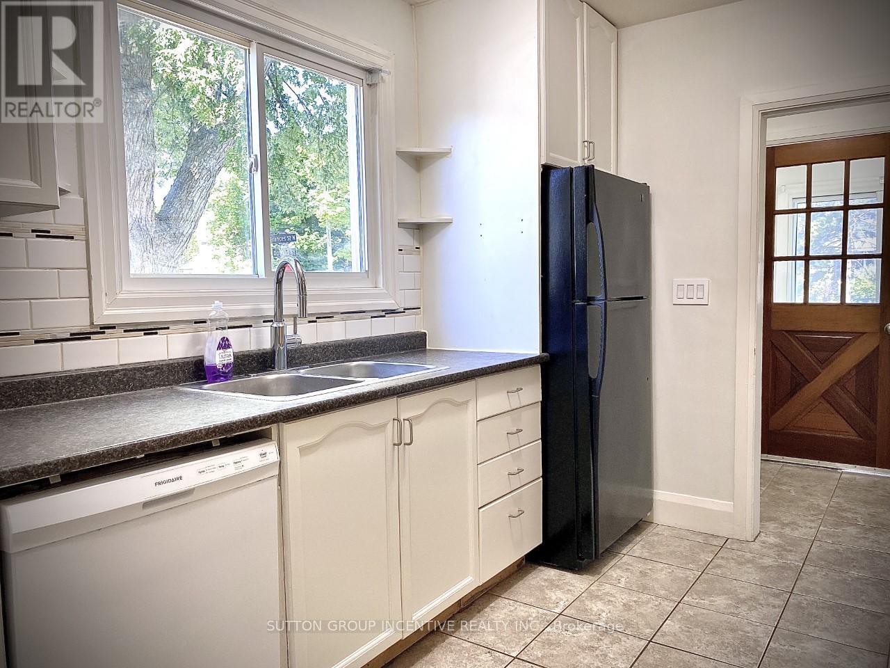 39 DONALD STREET, Barrie (Queen's Park), Ontario, L4N1E4 — Photo 11