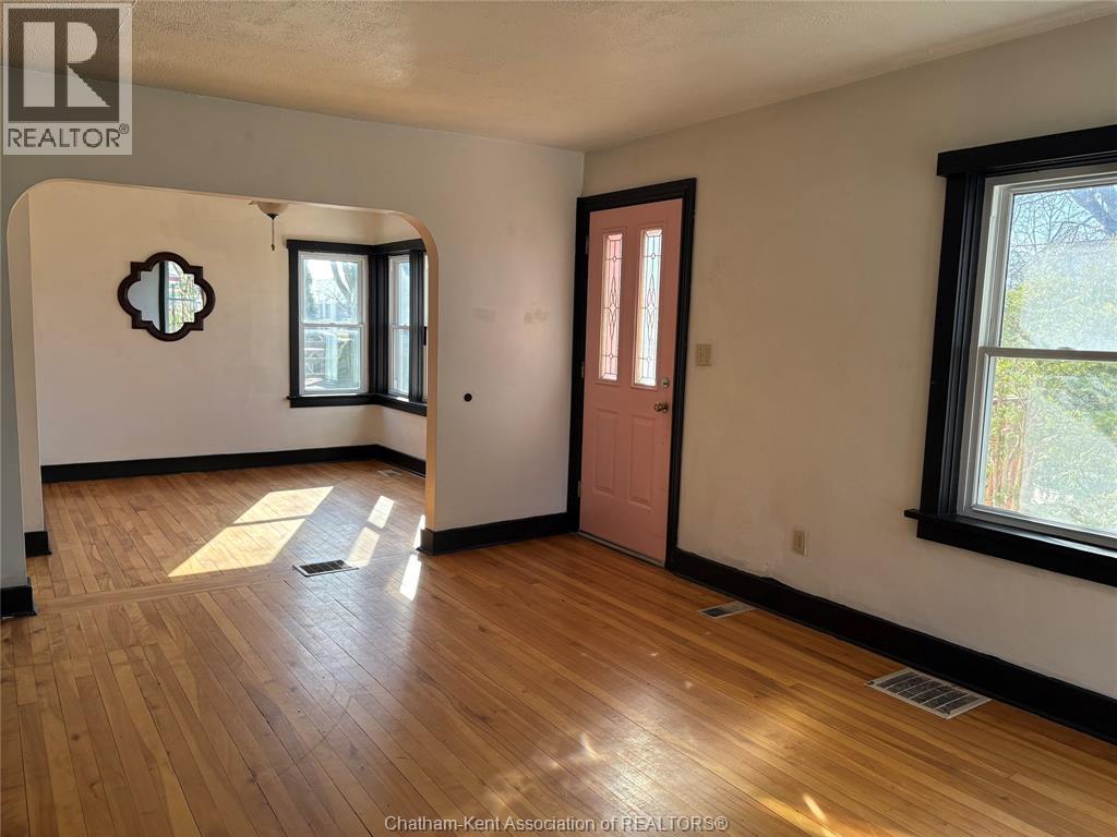 20 KERR AVENUE, Chatham, Ontario, N7M1B7 — Photo 4