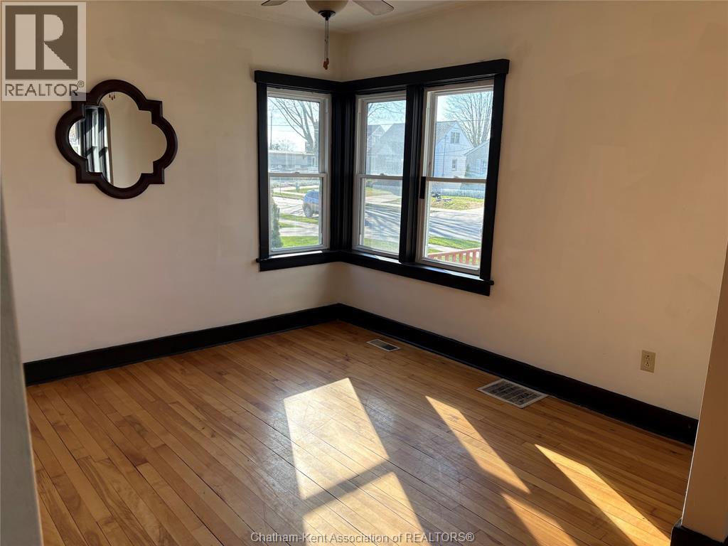 20 KERR AVENUE, Chatham, Ontario, N7M1B7 — Photo 6