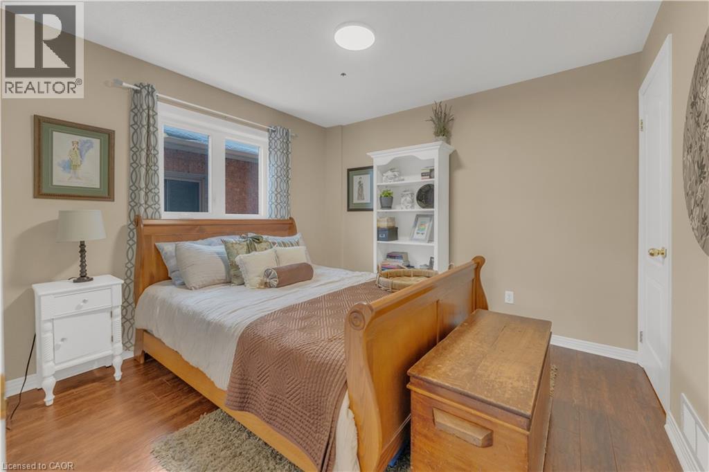 74 LAURENDALE Avenue, Waterdown, Ontario, L8B0M6 — Photo 10