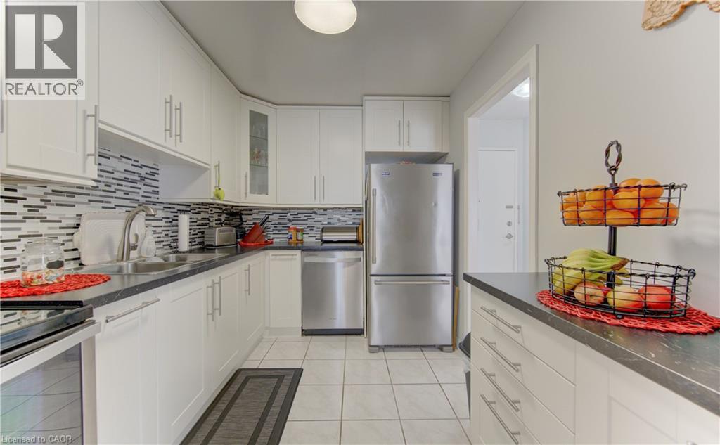 1100 COURTLAND Avenue E Unit# 404, Kitchener, Ontario, N2C2H9 — Photo 15