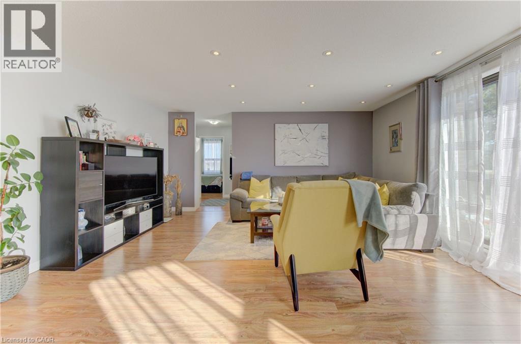 1100 COURTLAND Avenue E Unit# 404, Kitchener, Ontario, N2C2H9 — Photo 23