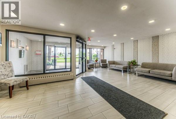 1100 COURTLAND Avenue E Unit# 404, Kitchener, Ontario, N2C2H9 — Photo 5
